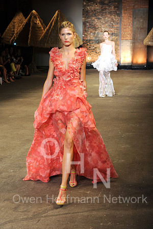Christian Siriano Spring 2014 Fashion Show