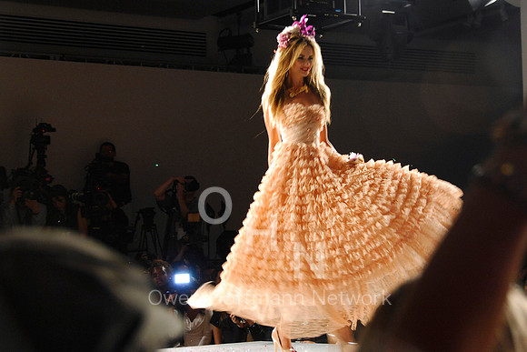 BETSEY JOHNSON Spring 2013 Show & Birthday Bash