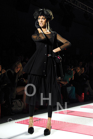 BETSEY JOHNSON F/W 2013 Fashion Show