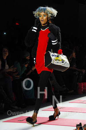 BETSEY JOHNSON F/W 2013 Fashion Show