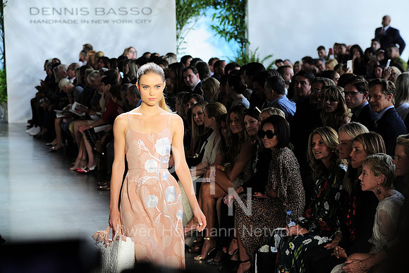 Dennis Basso Spring 2020 Fashion Show